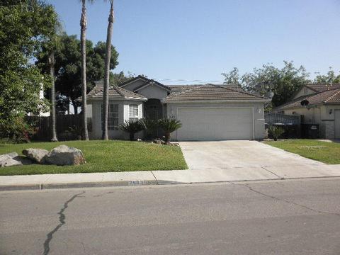 2403 W Delta Ave, Visalia, CA 93291
