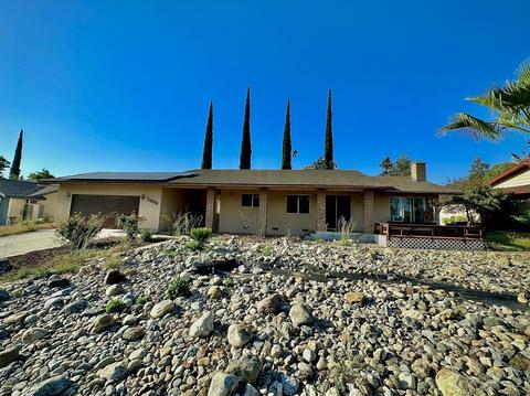 31866 Country Club Dr, Porterville, CA 93257