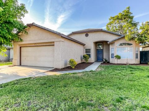3934 E Four Creeks Ct, Visalia, CA 93292