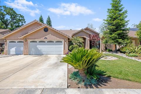 3122 W Delaware Ct, Visalia, CA 93291