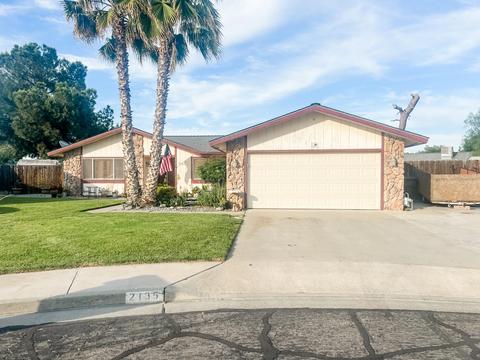 2135 Beechwood Ct, Hanford, CA 93230