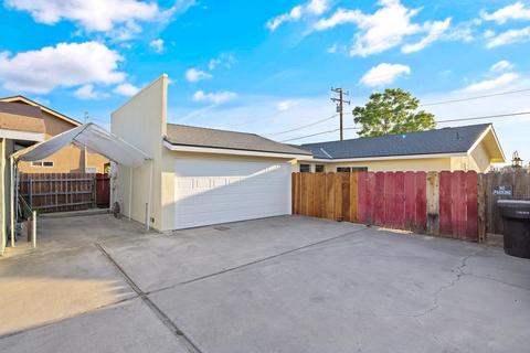769 S Spruce St, Tulare, CA 93274