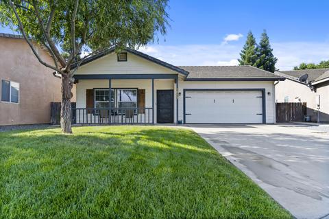 1817 E Harter Ct, Visalia, CA 93292