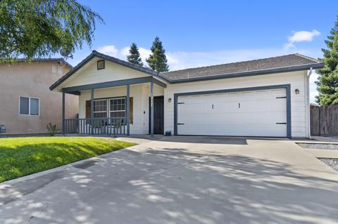 1817 E Harter Ct, Visalia, CA 93292 photo 2