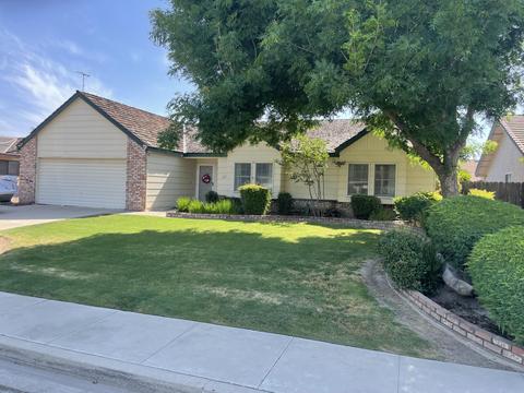 1222 S Spruce St, Visalia, CA 93292