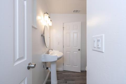740 E Harvard Ave, Dinuba, CA 93618 photo 11