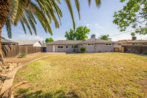740 E Harvard Ave, Dinuba, CA 93618 photo 2