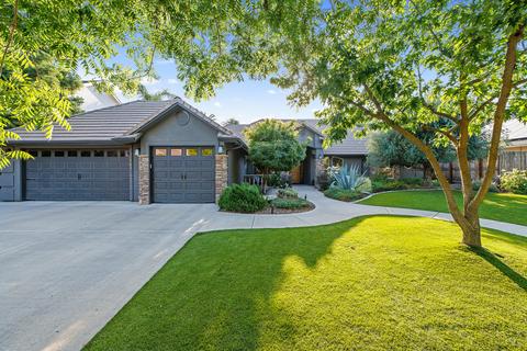 1743 N Noyes St, Visalia, CA 93291
