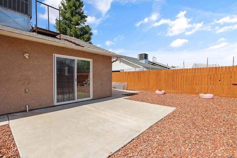 213 E Wren Ave, Visalia, CA 93291 photo 39