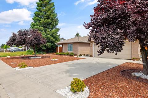213 E Wren Ave, Visalia, CA 93291 photo 3