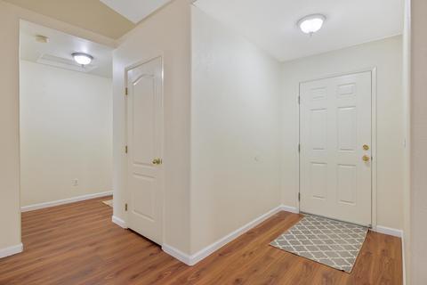 213 E Wren Ave, Visalia, CA 93291 photo 5