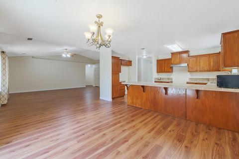 213 E Wren Ave, Visalia, CA 93291 photo 13