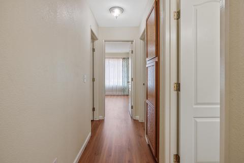 213 E Wren Ave, Visalia, CA 93291 photo 21
