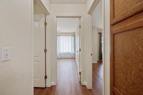 213 E Wren Ave, Visalia, CA 93291 photo 26