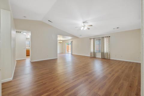 213 E Wren Ave, Visalia, CA 93291 photo 7