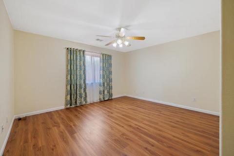 213 E Wren Ave, Visalia, CA 93291 photo 32