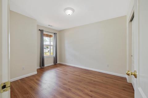 213 E Wren Ave, Visalia, CA 93291 photo 25