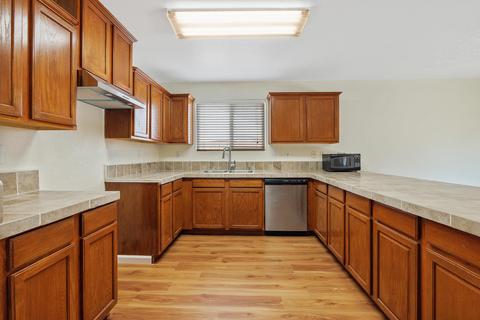 213 E Wren Ave, Visalia, CA 93291 photo 17