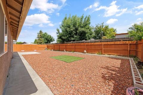 213 E Wren Ave, Visalia, CA 93291 photo 38