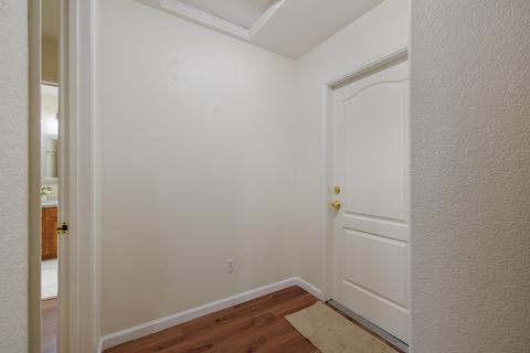 213 E Wren Ave, Visalia, CA 93291 photo 27