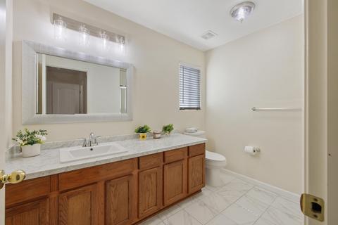 213 E Wren Ave, Visalia, CA 93291 photo 30