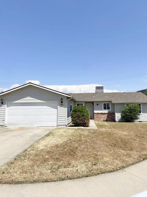 121 Whittier Ct, Exeter, CA 93221