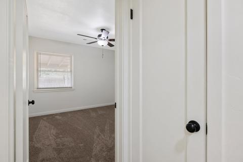 801 E Laurel Ave, Visalia, CA 93292 photo 20