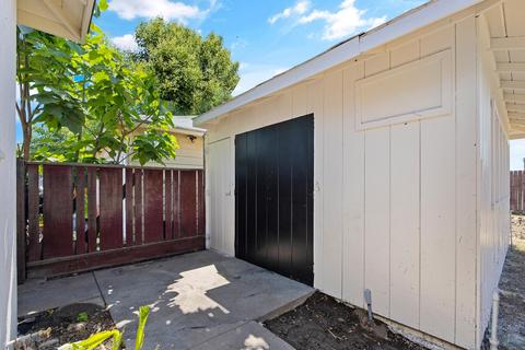 801 E Laurel Ave, Visalia, CA 93292 photo 33