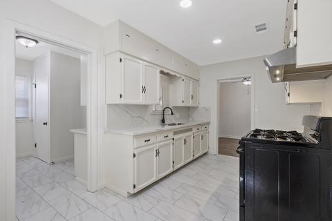 801 E Laurel Ave, Visalia, CA 93292 photo 16