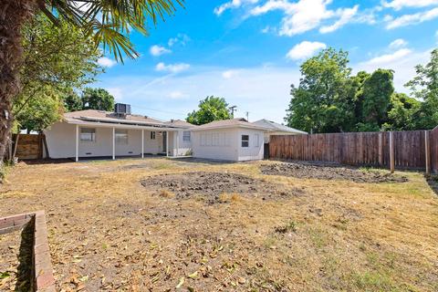 801 E Laurel Ave, Visalia, CA 93292 photo 30