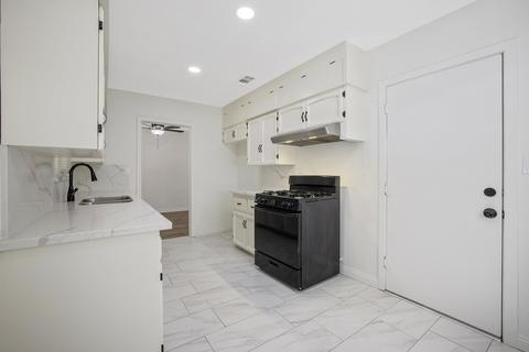 801 E Laurel Ave, Visalia, CA 93292 photo 15