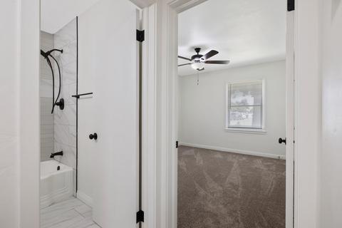 801 E Laurel Ave, Visalia, CA 93292 photo 23