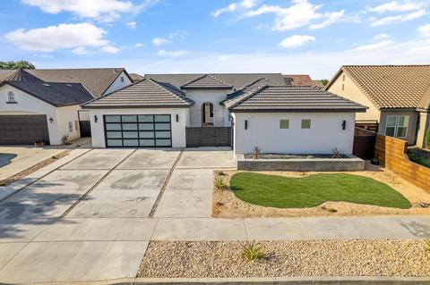 6512 W Delaware Ct, Visalia, CA 93291