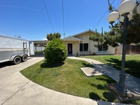 712 S Farmersville Blvd, Farmersville, CA 93223