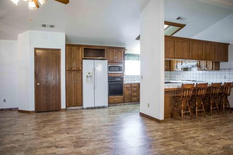 1880 E Ash Ave, Tulare, CA 93274 photo 8