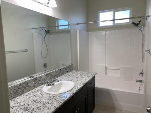 1230 Caddie Loop, Lemoore, CA 93245 photo 9