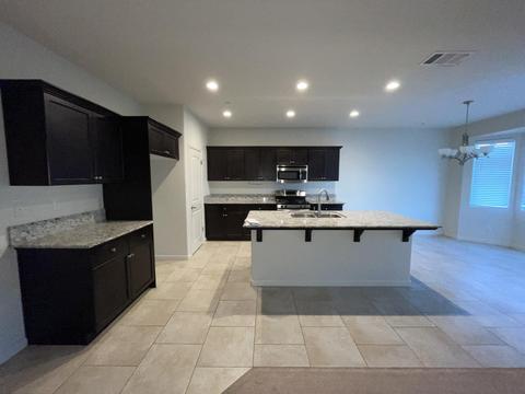 1230 Caddie Loop, Lemoore, CA 93245 photo 4