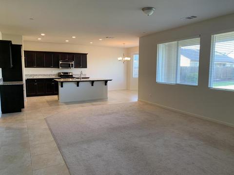 1230 Caddie Loop, Lemoore, CA 93245 photo 3