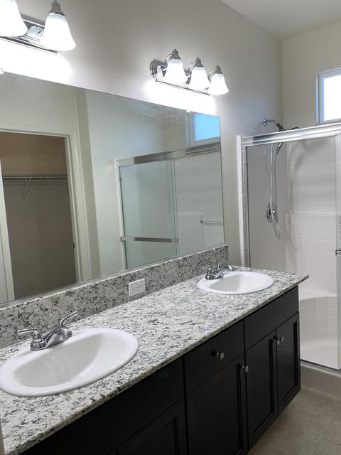 1230 Caddie Loop, Lemoore, CA 93245 photo 12