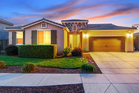 2836 W Sady Ave, Visalia, CA 93291