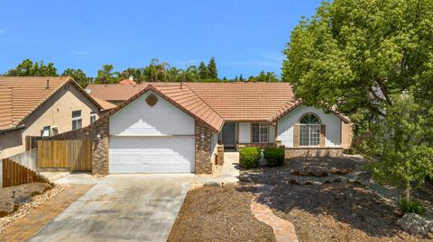 2520 W Porter Creek Ave, Porterville, CA 93257