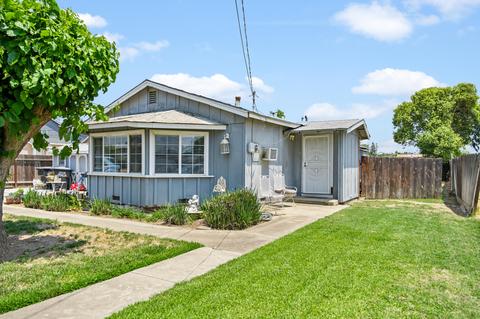 1344 S Santa Fe, Visalia, CA 93292