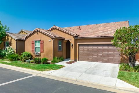2390 N Chardonnay Pl, Hanford, CA 93230