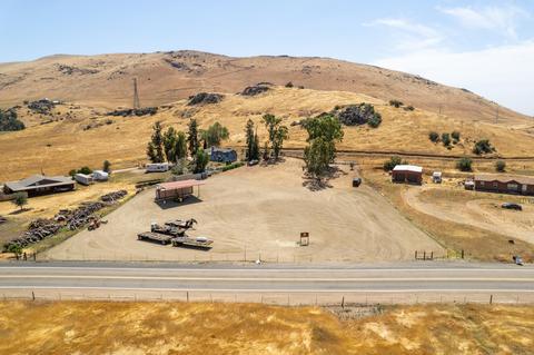 19127 Echo Dr, Woodlake, CA 93286