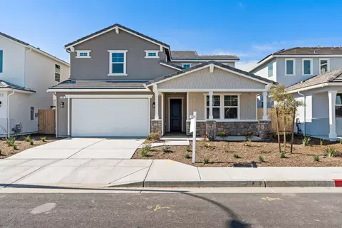 319 N Andrews St, Tulare, CA 93274