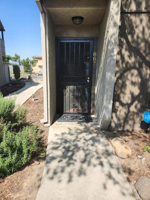 887 Greenfield Ave, Hanford, CA 93230 photo 2