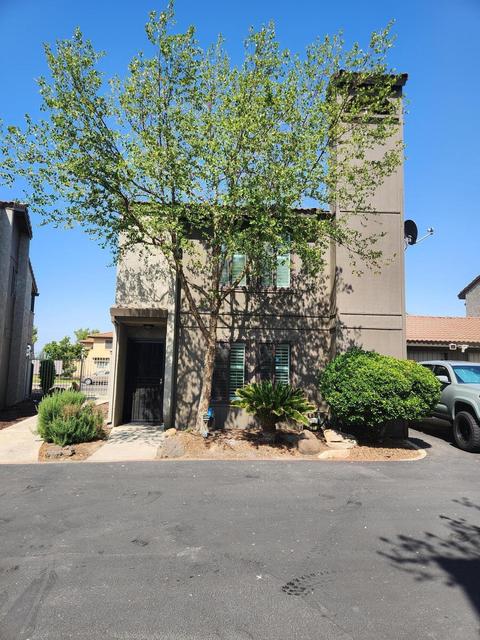887 Greenfield Ave, Hanford, CA 93230