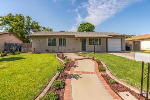 2605 Dennis Dr, Selma, CA 93662