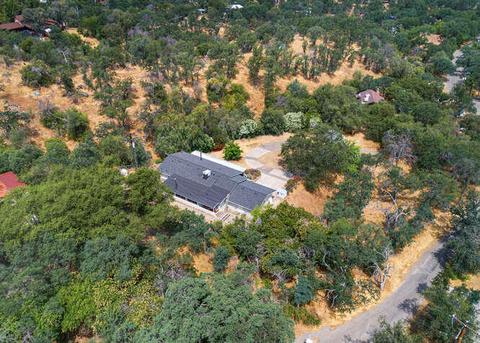 43786 Oak Dr, Three Rivers, CA 93271 photo 2