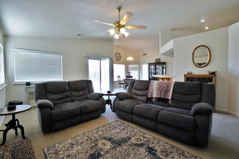 401 Hillcrest St, Lemoore, CA 93245 photo 11